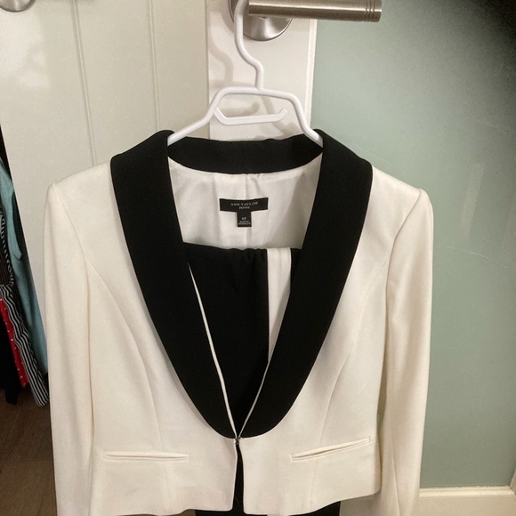 Ladies Tuxedo - Picture 4 of 4